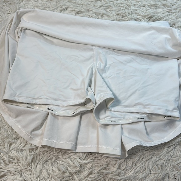 Lululemon Circuit Breaker Skirt (Tall) White - Picture 3 of 8